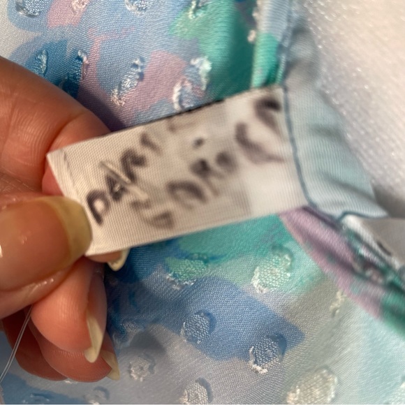 Isaac Mizrahi Women’s Blue Abstract Floral Textured Bell Sleeve Blouse Size 16 - Picture 11 of 13